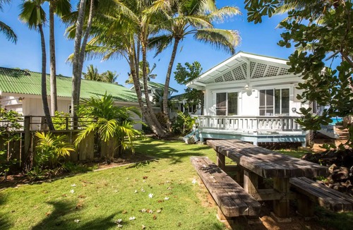 Lanikai House | Waterfront Lanikai Beach Compound
