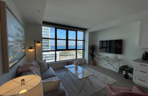 Downtown Halifax Apartment | Waterfront large 1 BR with 6 appliances & gym
