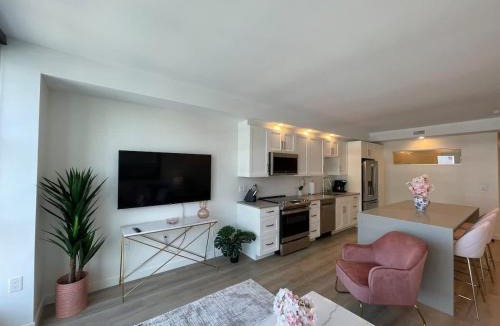 Downtown Halifax Apartment | Waterfront large 1 BR with 6 appliances & gym