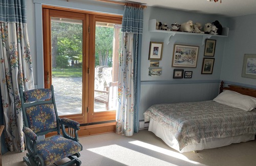 Howe Island Cabin | Waterfront Large Family Home 1000 islands