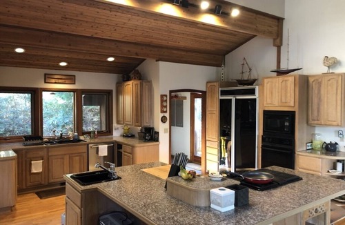 Shelton House | Waterfront Lindal Cedar Home "The Getaway"