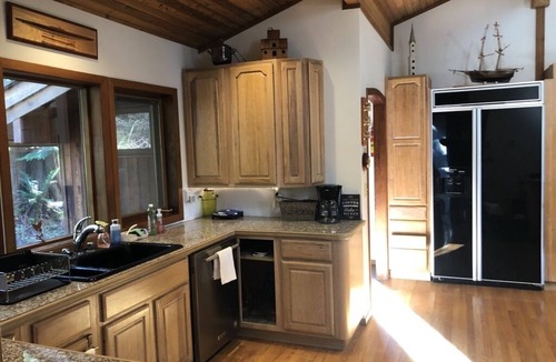 Shelton House | Waterfront Lindal Cedar Home "The Getaway"