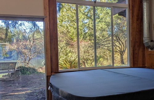 Ames Lake House | Waterfront living on a quiet lake. Pet Friendly.