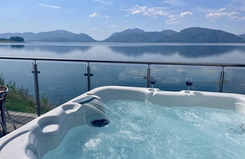 Kentallen Cottage | Waterfront Lodge 4 with Hot Tub