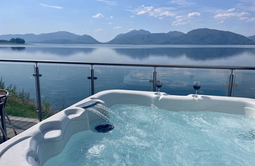 Kentallen Cottage | Waterfront Lodge 6 with Hot Tub