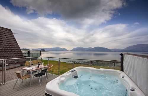 Kentallen Cottage | Waterfront Lodge 8 with Hot Tub