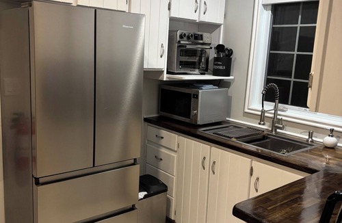 Scugog Apartment | Waterfront Loft is a cozy quiet self contained apartment on Lake Scugog.