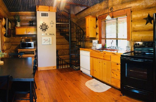 Marble Falls Cabin | Waterfront Log Cabin w/King Suite, Great Views