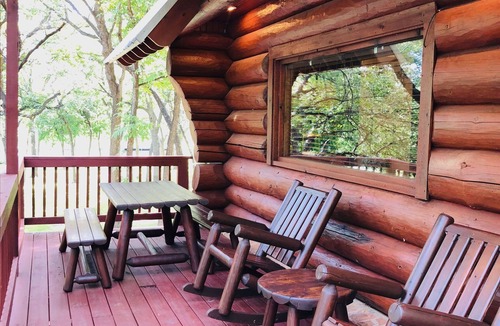 Marble Falls Cabin | Waterfront Log Cabin w/King Suite, Great Views
