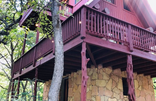 Marble Falls Cabin | Waterfront Log Cabin w/King Suite, Great Views