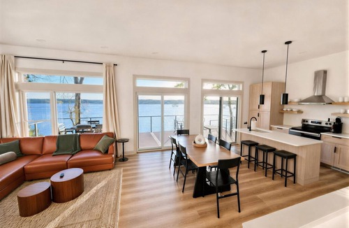 Cadiz House | Waterfront Luxury - Hot Tub, Game Room, Kayaks, Best View