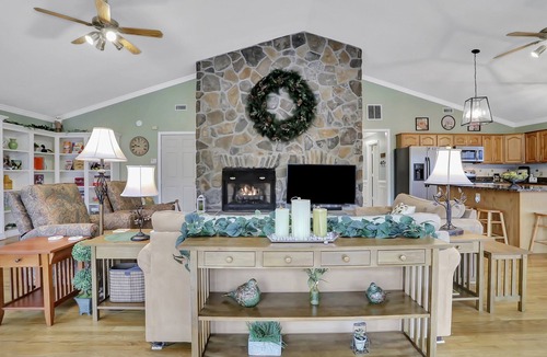 Luray Cabin | Waterfront, Luxury Panoramic View, Fast Wi-Fi, Private River Access Steps Away!