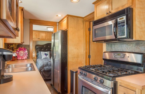 Loon Lake Cabin | Waterfront Luxury Tiny Home w/private dock on Deer Lake