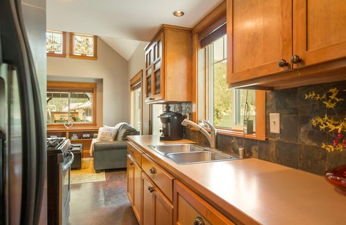 Loon Lake Cabin | Waterfront Luxury Tiny Home w/private dock on Deer Lake