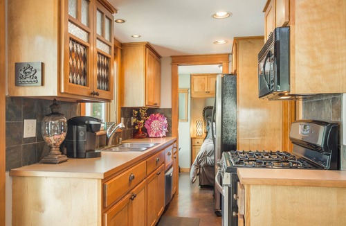 Loon Lake Cabin | Waterfront Luxury Tiny Home w/private dock on Deer Lake