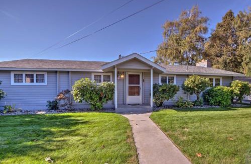 Manson House | Waterfront Manson Cabin on Lake Chelan w/Deck!