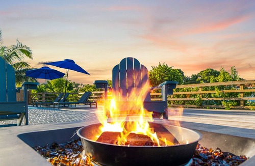 Ojus House | Waterfront Miami Villa w/Pool