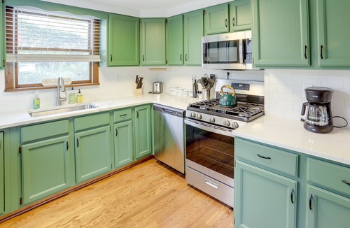Brooklyn Cottage | Waterfront Michigan Abode - Deck, Grill & Fire Pit