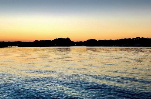Elmo House | Waterfront Mobile Home w Private Dock on Lake Tawakoni