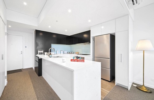 Wentworth Point Apartment | Waterfront Modern 2B2B APT@Marina square