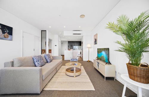 Wentworth Point Apartment | Waterfront Modern 2B2B APT@Marina square