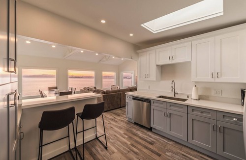 Point Richmond House | Waterfront Modern Oasis - Amazing SF Getaway