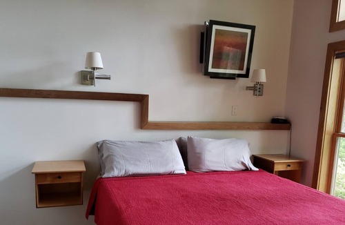 Phillips Cottage | Waterfront modern/rustic Cabin