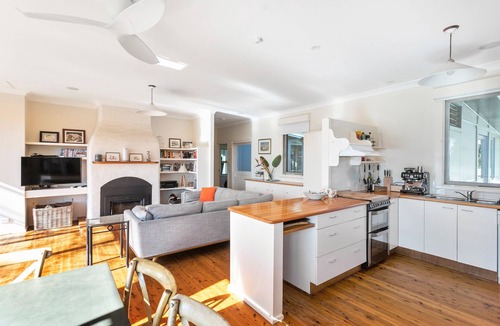 Mossy Point House | Waterfront Mossy Point Escape - Pet Friendly, Disabled Access, WIFI Inc.