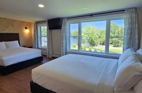 Greenville Junction Hotel | Waterfront Motel-Lake View-Mountain View