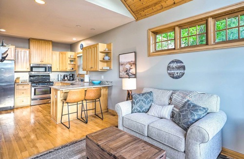 Mound House | Waterfront Mound Retreat w/Dock & Lake Access!