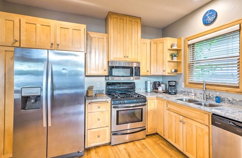 Mound House | Waterfront Mound Retreat w/Dock & Lake Access!