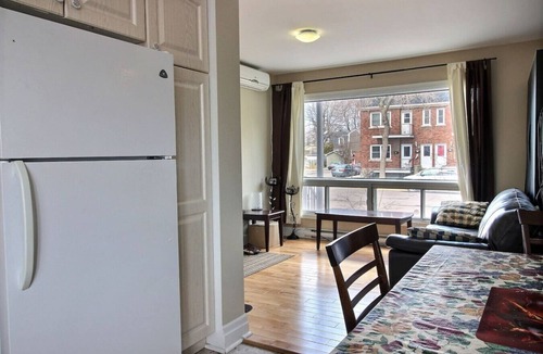 Bellerive Apartment | Waterfront MTL Loft :Free Parking & Metro Access