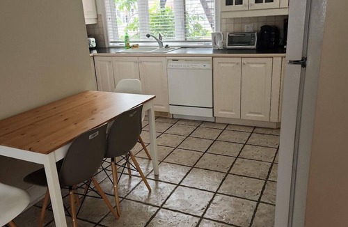 Bellerive Apartment | Waterfront MTL Loft :Free Parking & Metro Access