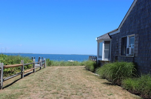 Quaise Cottage | Waterfront Nantucket Cottage