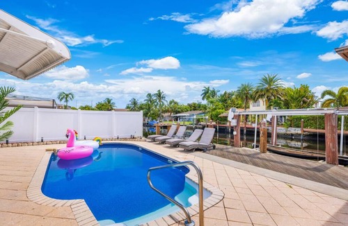 Wilton Manors Villa | Waterfront new luxury villa with the pool