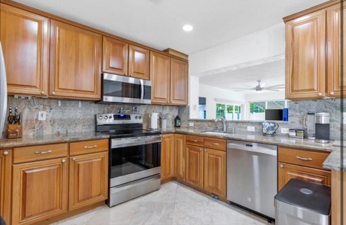 Wilton Manors Villa | Waterfront new luxury villa with the pool