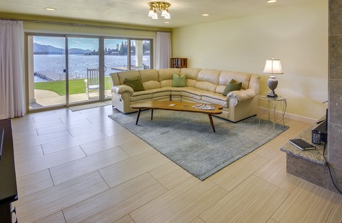 Newport House | Waterfront Newport Home w/Private Boat Dock!