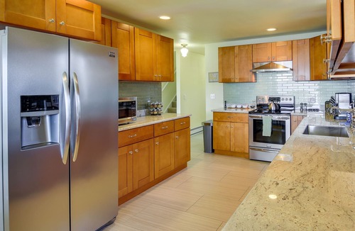 Newport House | Waterfront Newport Home w/Private Boat Dock!