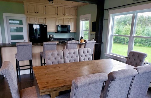 Oyster Bed House | Waterfront, North Shore, close to beaches & city, sleeps 10