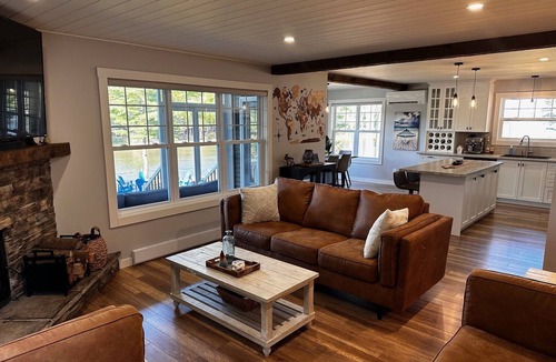 Rexton House | Waterfront | Organized | Clean | Well Stocked