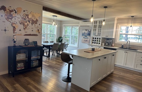 Rexton House | Waterfront | Organized | Clean | Well Stocked