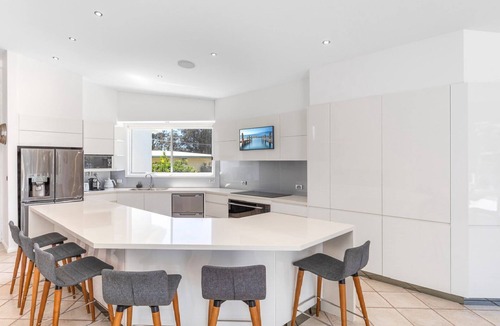 Chittaway Point House | Waterfront Oasis by HolidayCo.