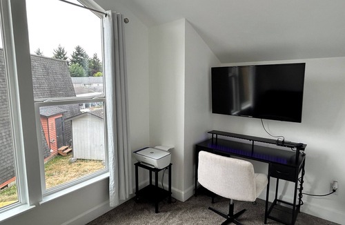 Auburn House | Waterfront Oasis-3BR Home-River Access + Full Yard