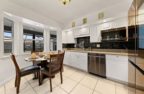 Lake Worth House | Waterfront Oasis, 5B, 4B, Jacuzzi, sleeps 12