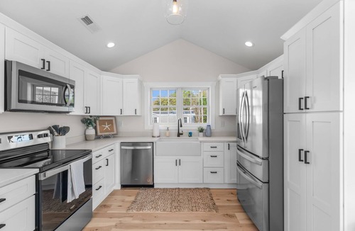 Bogue House | Waterfront Oasis Minutes From The Beach