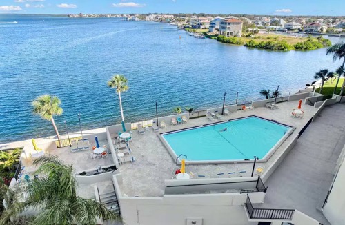 Hudson Condo | Waterfront Oasis on the Gulf