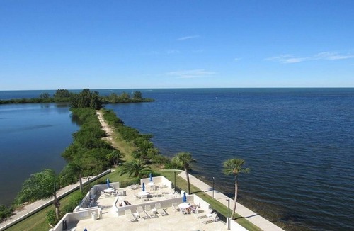 Hudson Condo | Waterfront Oasis on the Gulf