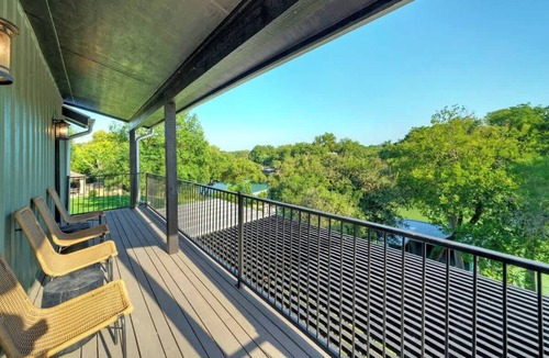 Seguin House | Waterfront Oasis | Outdoor Kitchen | Group Ready!