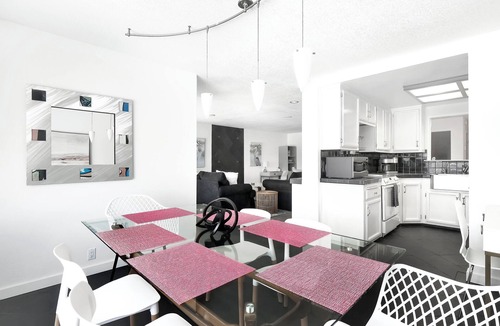Discovery Bay House | ⚓ Waterfront Oasis: Stunning 3 BDR in Discovery Bay | Sleeps 8