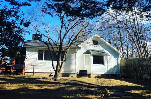 Mount Marion House | Waterfront Oasis w/Great Views, 5 beds & deck over the Creek!